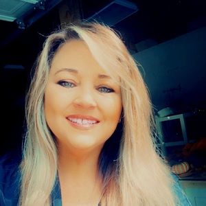 Meet your Posher, Angie